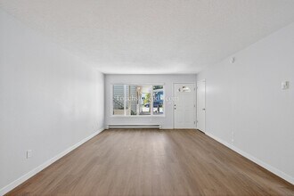 9478 N Alma Ave in Portland, OR - Building Photo - Building Photo