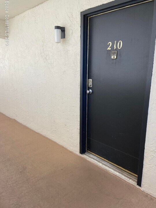 2467 S Washington Ave in Titusville, FL - Building Photo