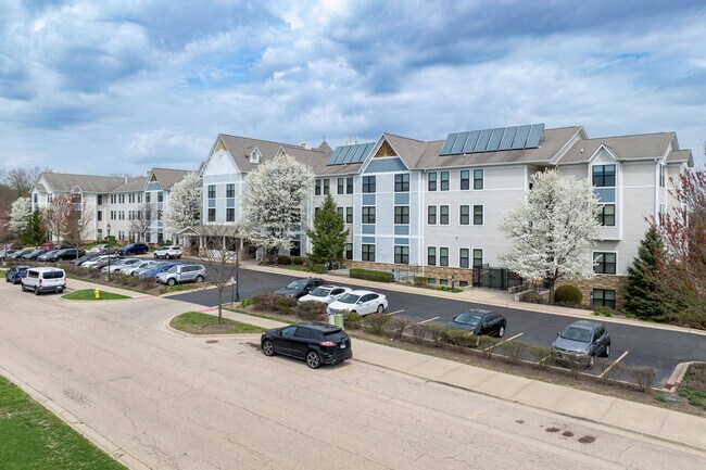 Lakefront Residences at Grayslake in Grayslake, IL - Building Photo - Building Photo