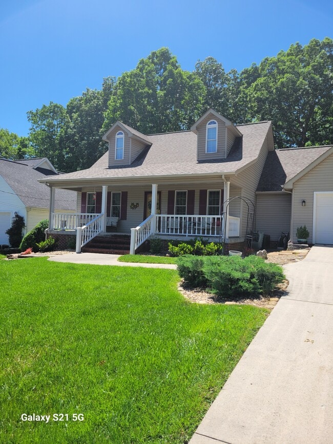 223 Amherst Ln in Crossville, TN - Building Photo - Building Photo