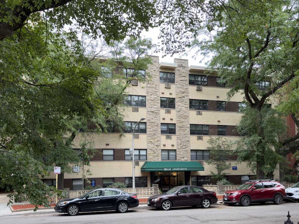 515 W Briar Pl in Chicago, IL - Building Photo