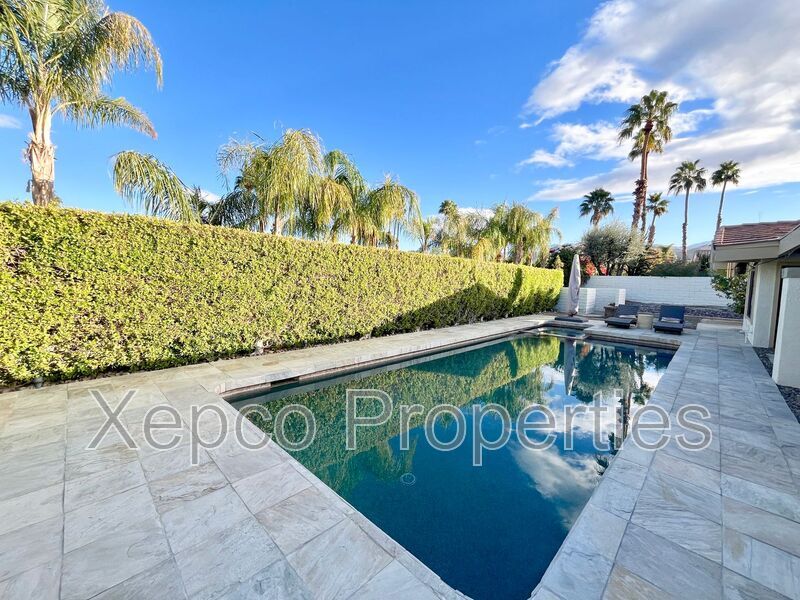 48550 Valley View Dr in Palm Desert, CA - Building Photo