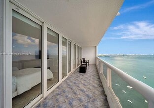 1717 N Bayshore Dr, Unit A-3533 in Miami, FL - Building Photo - Building Photo
