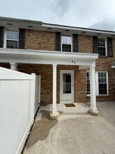 4 D Independence Ct in Ridge, NY - Building Photo - Building Photo