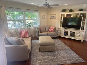 2732 Valencia Dr in Sarasota, FL - Building Photo - Building Photo