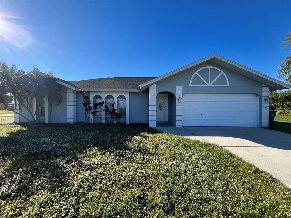 26453 Trinilas Dr in Punta Gorda, FL - Building Photo