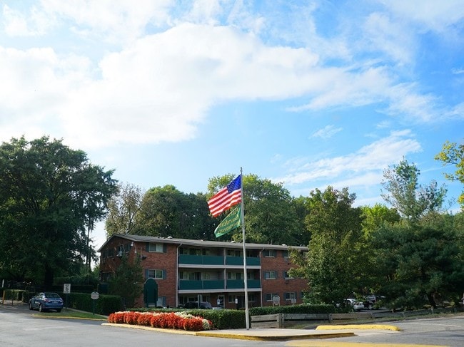 Parkview Gardens Apartments in Riverdale, MD - Building Photo - Building Photo