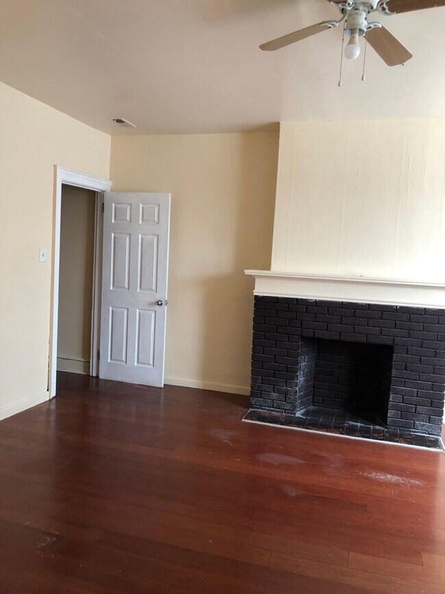 4804 N Broad St in Philadelphia, PA - Building Photo - Building Photo