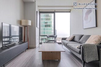 1210 S Indiana Ave in Chicago, IL - Building Photo - Building Photo