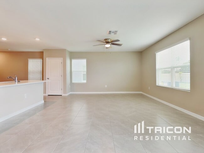 7123 Broad River Ave in Land O Lakes, FL - Building Photo - Building Photo