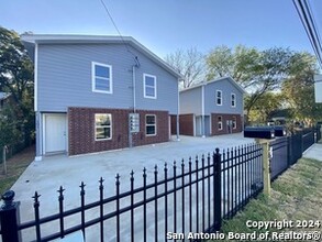 1628 S Hamilton Ave in San Antonio, TX - Building Photo - Building Photo