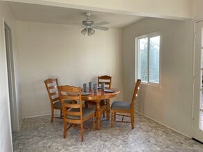 4400 N Lakewood Blvd, Unit 4404 in Long Beach, CA - Foto de edificio - Building Photo