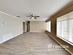 235 Trudell Dr in San Antonio, TX - Building Photo - Building Photo