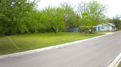 501 Eureka St in Weatherford, TX - Building Photo - Building Photo