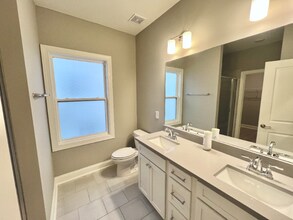 465 Portsdale Dr in Brentwood, TN - Building Photo - Building Photo