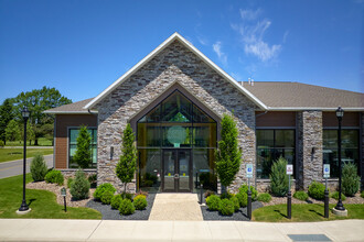 Dunnwood Green in Pittsford, NY - Building Photo - Building Photo