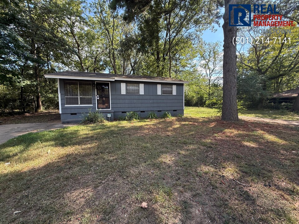 7325 Knollwood Rd in Little Rock, AR - Building Photo