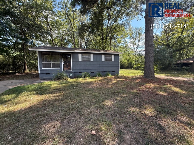 property at 7325 Knollwood Rd