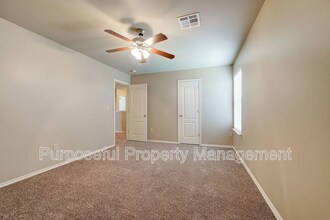 615 W Shadow Ridge Way in Mustang, OK - Building Photo - Building Photo