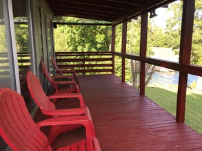 1660 Canal Ln in Dandridge, TN - Building Photo - Building Photo