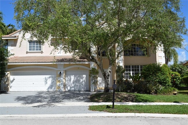 property at 991 Crestview Cir
