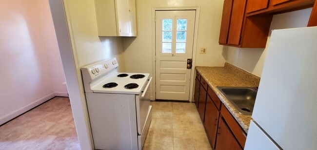 2512 Spring Garden St in Greensboro, NC - Building Photo - Building Photo