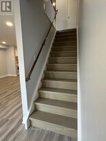 1537 Dundas St W in Toronto, ON - Building Photo