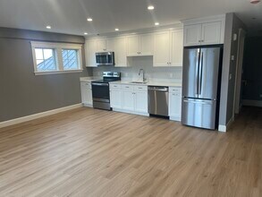 410 Humphrey St-Unit -3 in Swampscott, MA - Building Photo - Building Photo