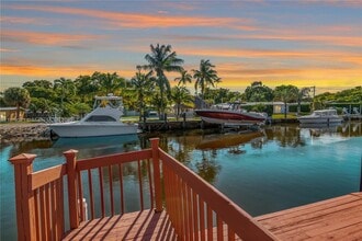 1850 Hibiscus Dr in North Miami, FL - Building Photo - Building Photo