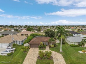 3005 SW 8th Pl in Cape Coral, FL - Building Photo - Building Photo