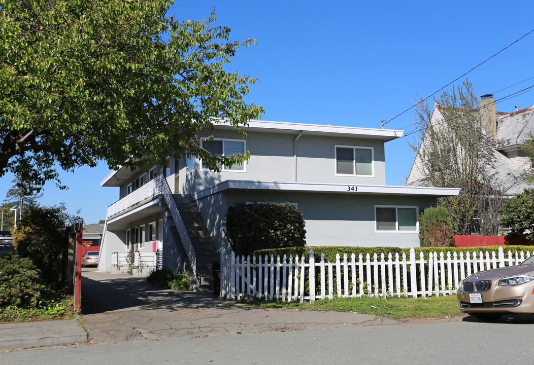 341 Albion Ave in San Lorenzo, CA - Building Photo