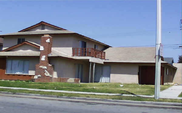 5204 Charles St in Oxnard, CA - Foto de edificio - Building Photo