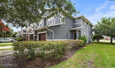 2307 Sunset Bluff Dr, Unit 400 in Jacksonville, FL - Building Photo - Building Photo