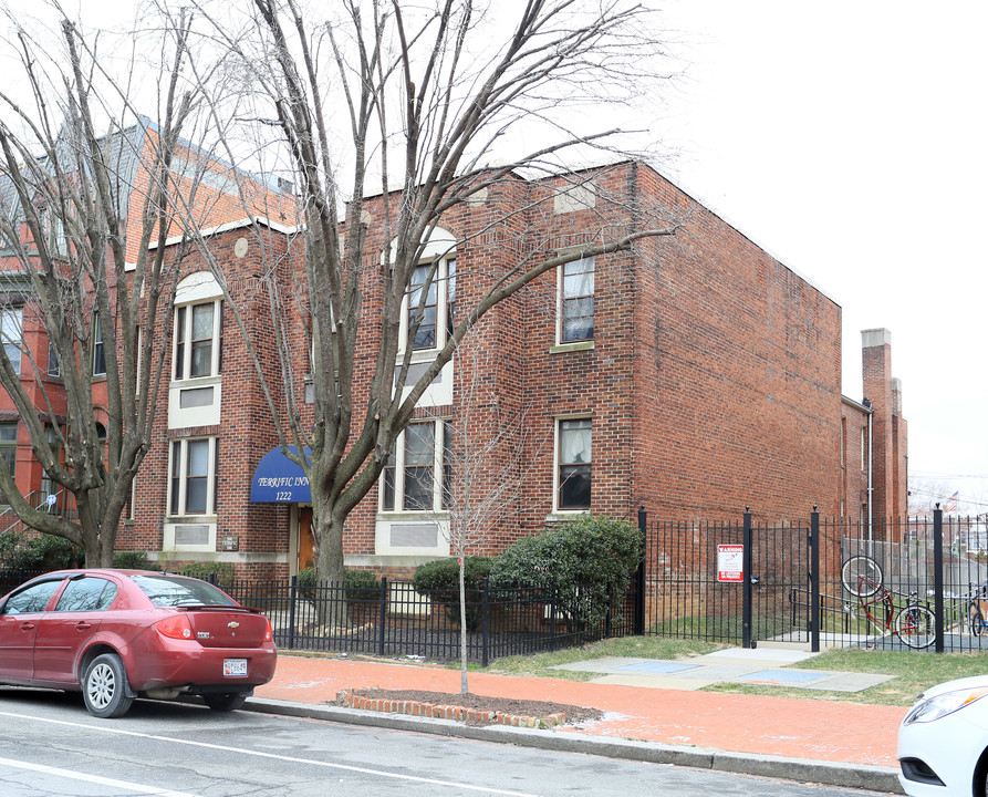 The Terrific Inn in Washington, DC - Building Photo