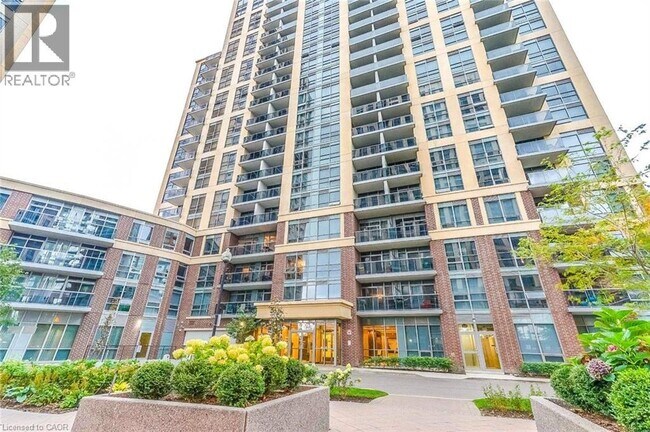 1 Michael Power Pl in Toronto, ON - Building Photo - Building Photo