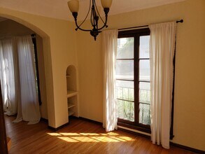 2137 Vine St, Unit 2137VineSt.90068 in Los Angeles, CA - Building Photo - Building Photo