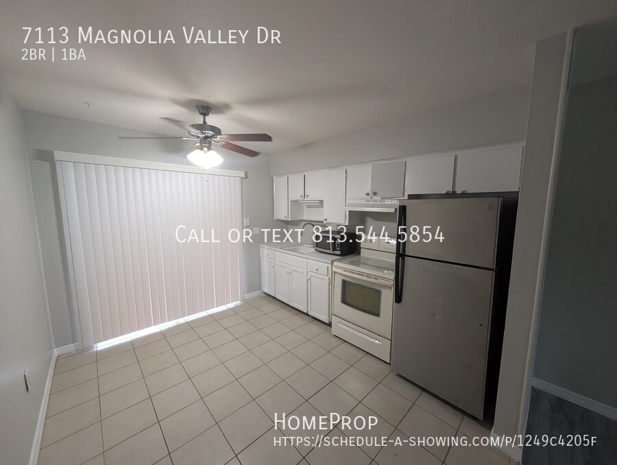7113 Magnolia Valley Dr in New Port Richey, FL - Building Photo