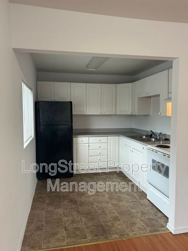 4553 NE 105th Ave in Portland, OR - Building Photo - Building Photo