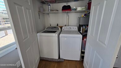 2 Pine Crest Dr in Toms River, NJ - Building Photo - Building Photo