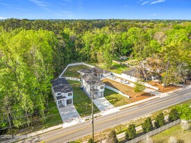 8912 Hogan Rd in Jacksonville, FL - Building Photo