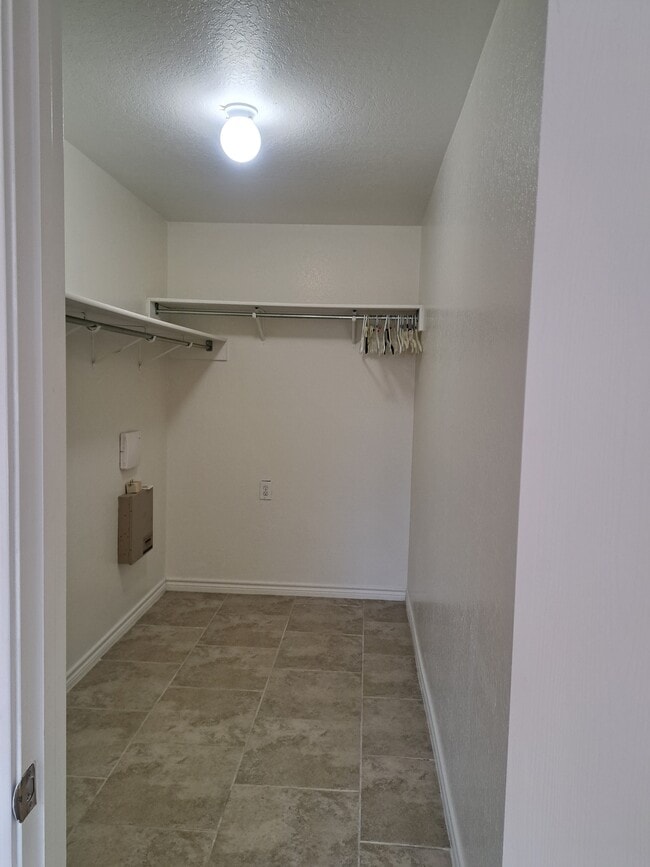 6511 Flatstone Pass in Converse, TX - Foto de edificio - Building Photo