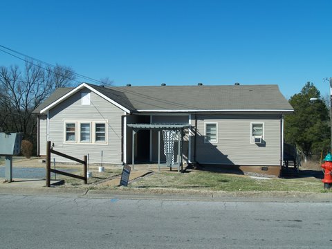 206 Oak St in Clarksville, TN - Building Photo