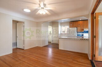 301 Solano Dr NE in Albuquerque, NM - Building Photo - Building Photo