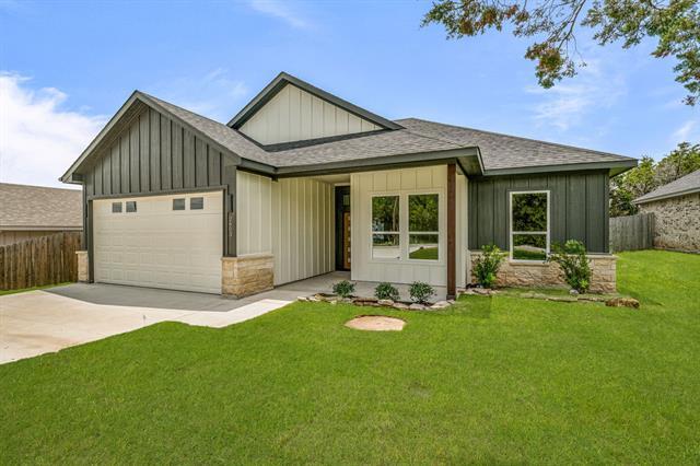 2603 Creek Dr in Granbury, TX - Building Photo