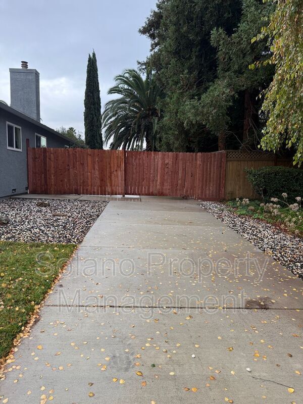 921 Hickory Ave in Fairfield, CA - Building Photo - Building Photo