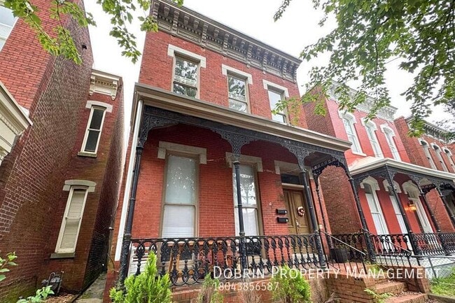 property at 9 W Clay St