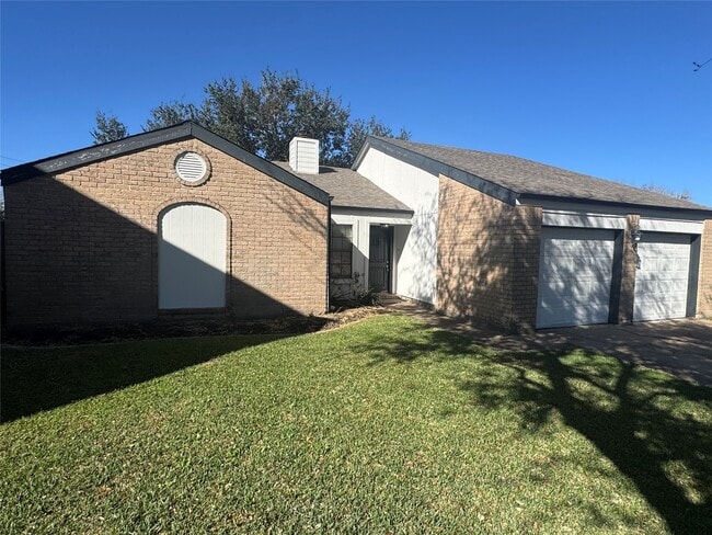 property at 2522 Palace Dr