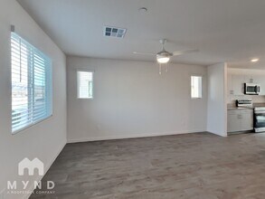 5763 Rose Gold Ave in Las Vegas, NV - Building Photo - Building Photo