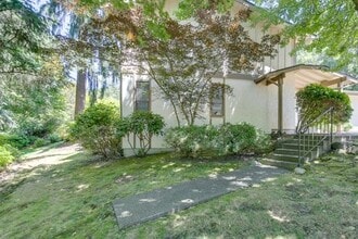 16008 Village Green Dr in Mill Creek, WA - Building Photo - Building Photo