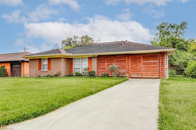 230 Bizerte St in Houston, TX - Building Photo - Building Photo